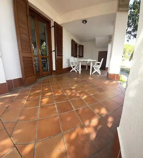 Casa Per 9 Persone Bbq Wi-Fi Apartment San Teodoro  0*, San Teodoro (Sardinia)